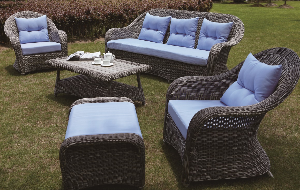 Puissant Wicker Sofa Set